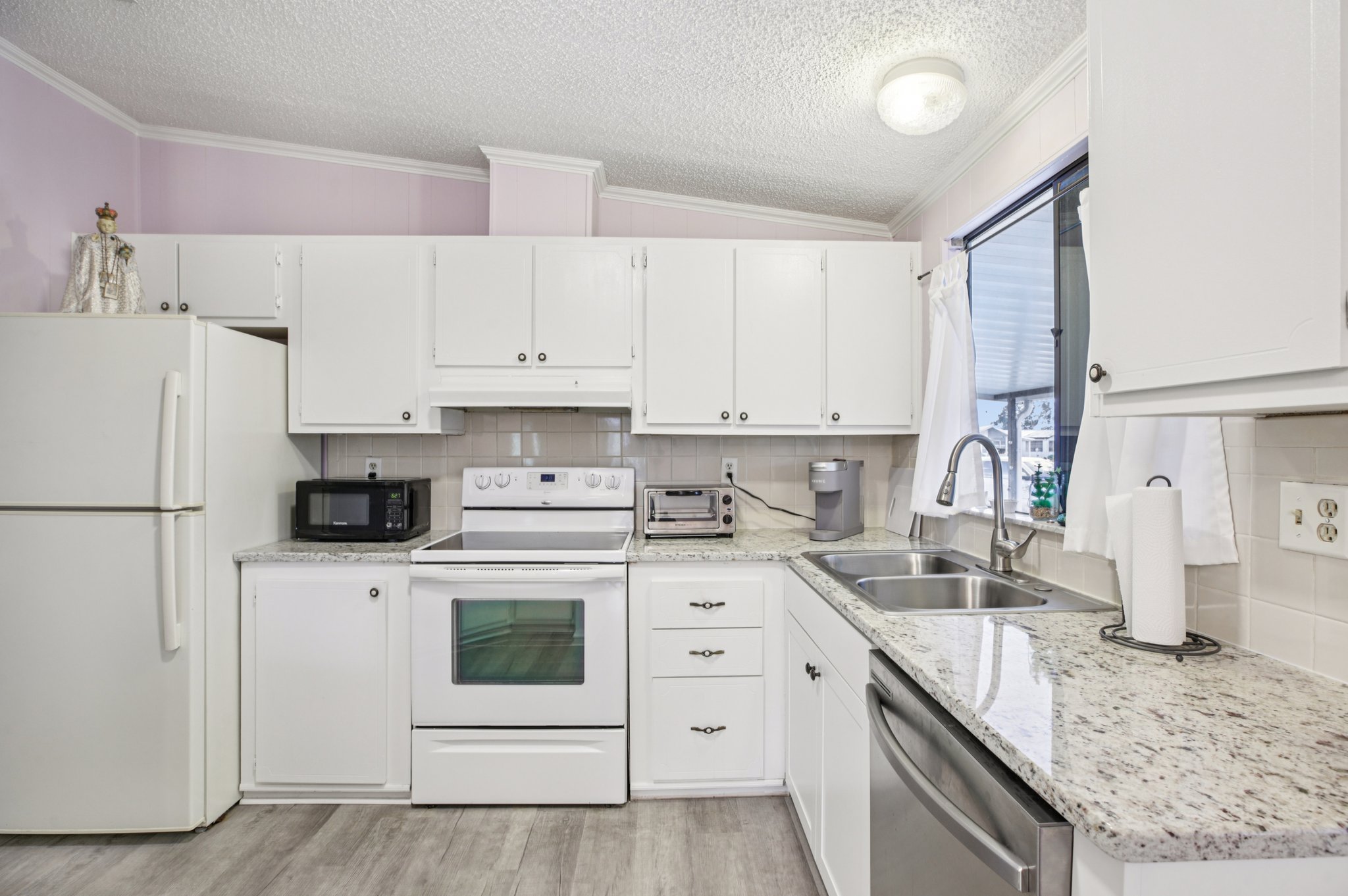 Lilly Ln-S2409-017.jpg