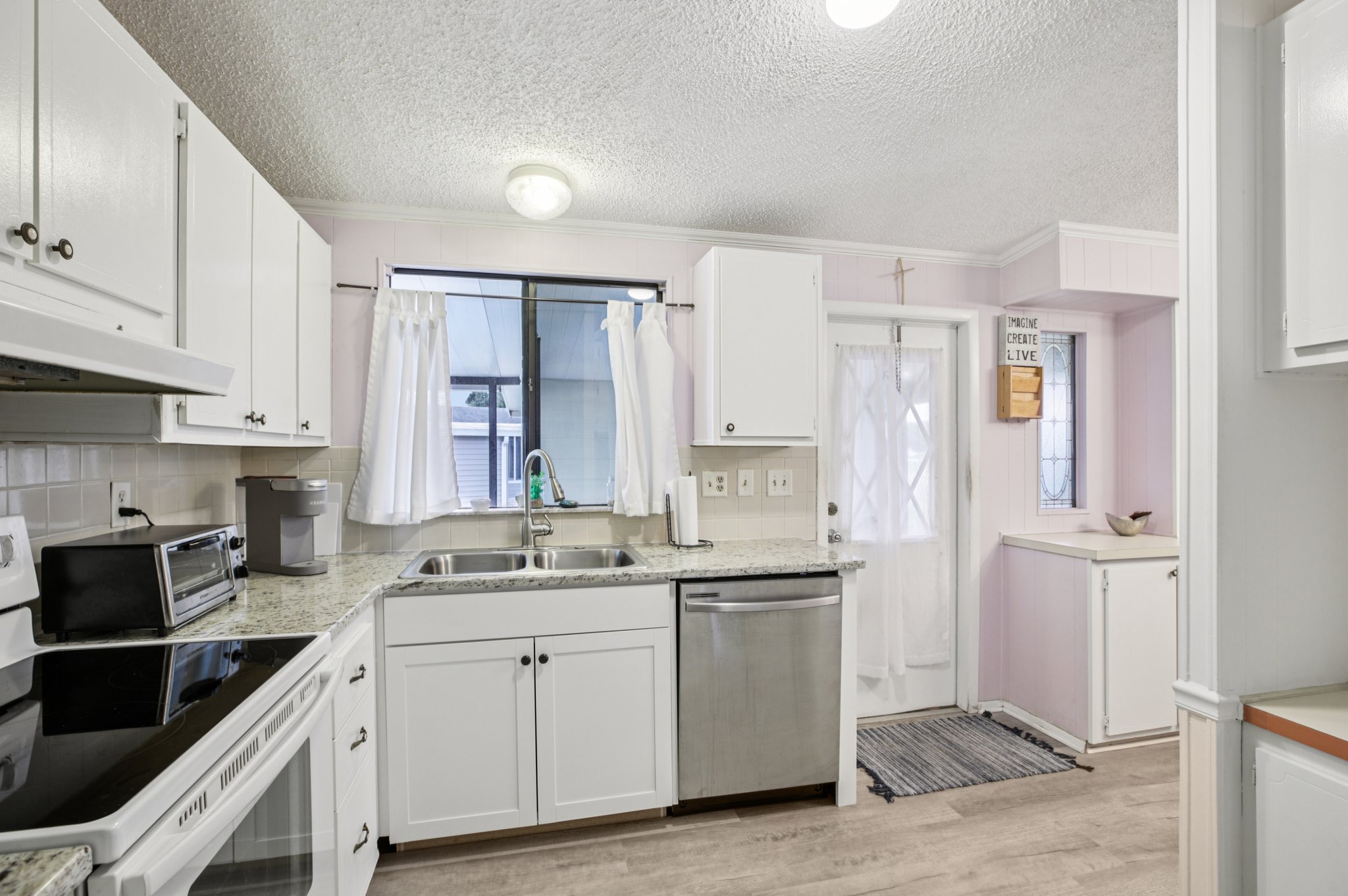 Lilly Ln-S2409-019.jpg