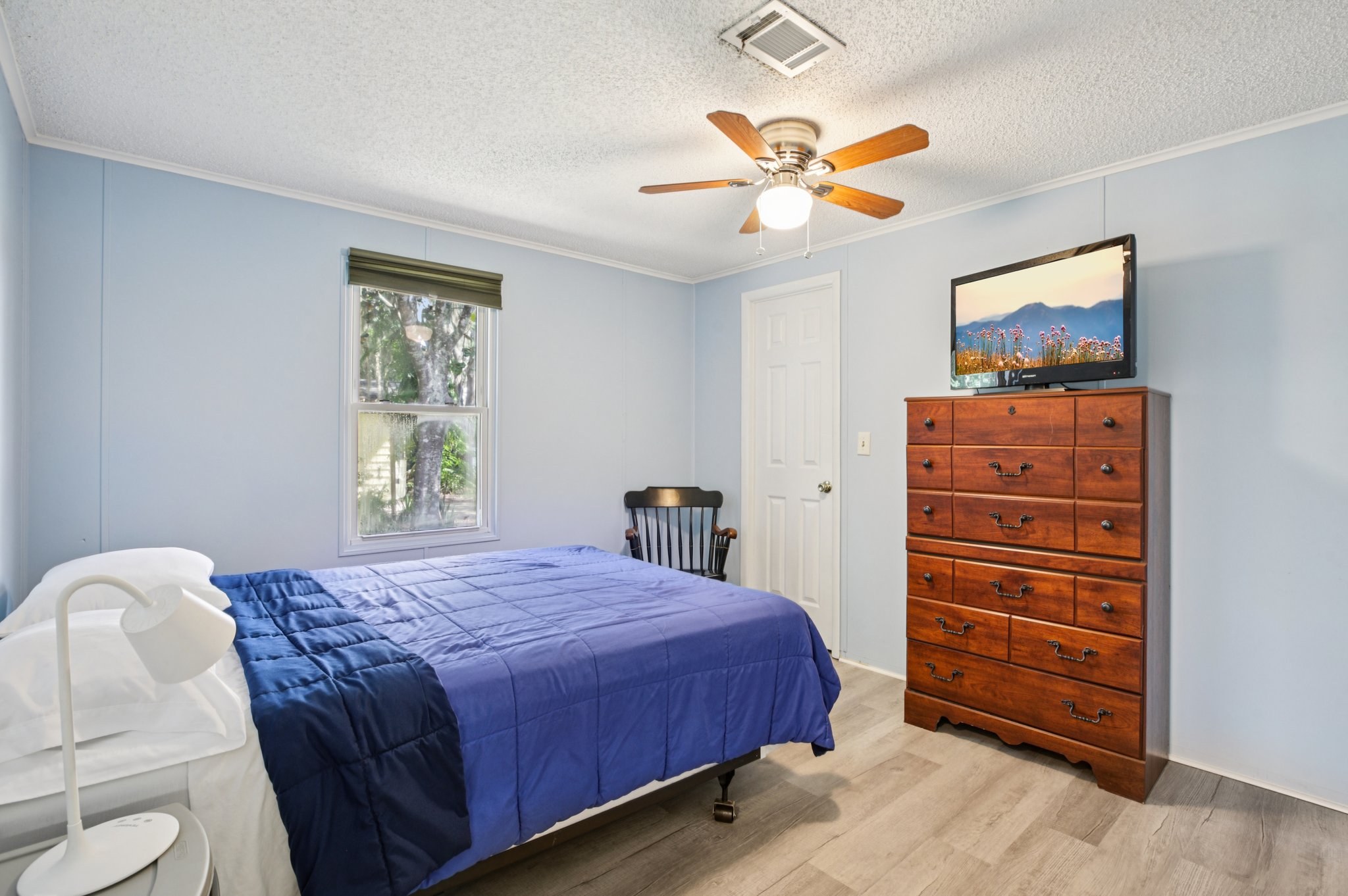 Lilly Ln-S2409-022.jpg