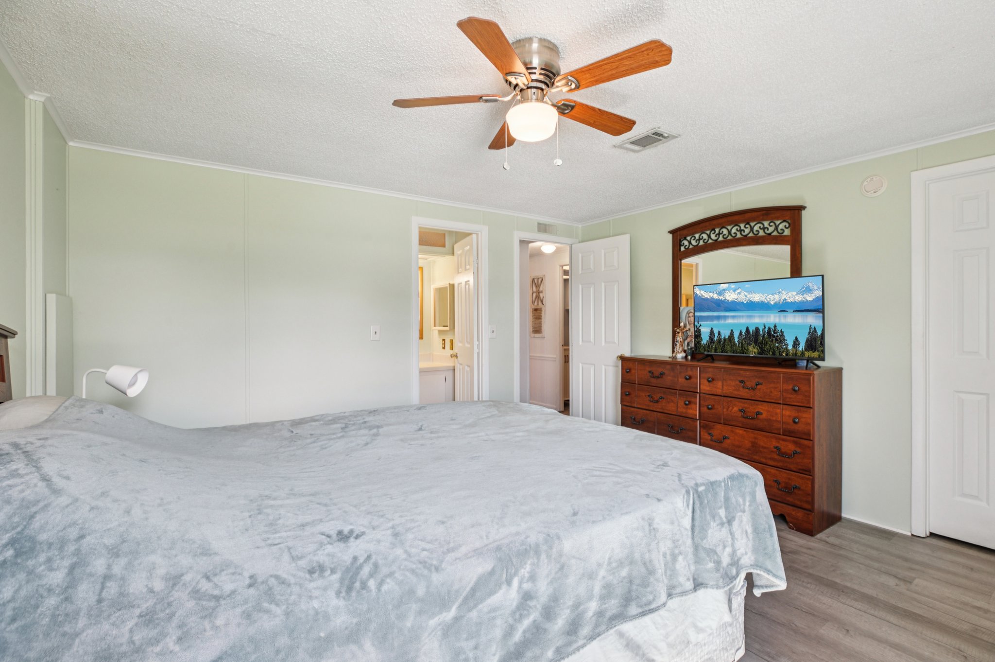 Lilly Ln-S2409-024.jpg