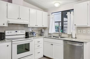 Lilly Ln-S2409-016.jpg