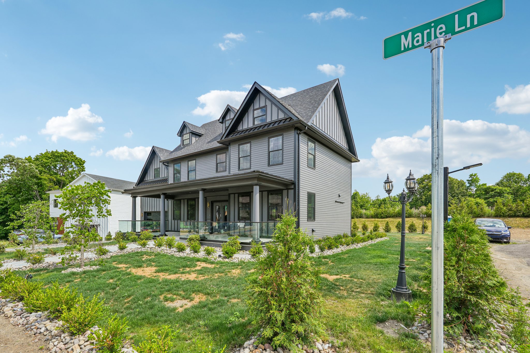 Marie Ln-S2206-003.jpg