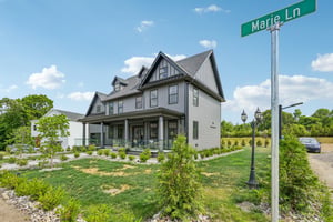 Marie Ln-S2206-003.jpg