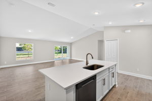 Kitchen 4 of 4
