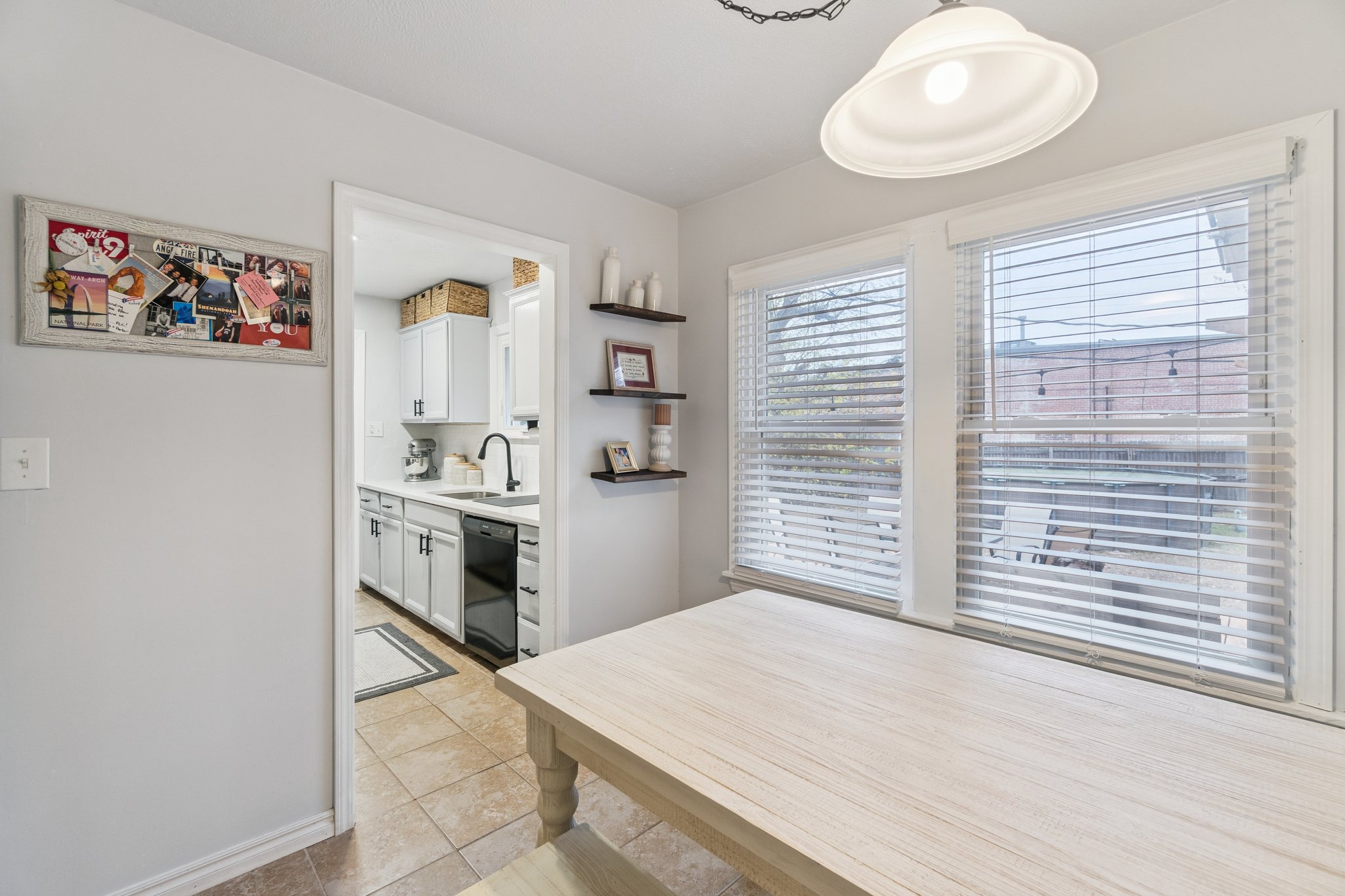 1707 Oxford Way_017.jpg