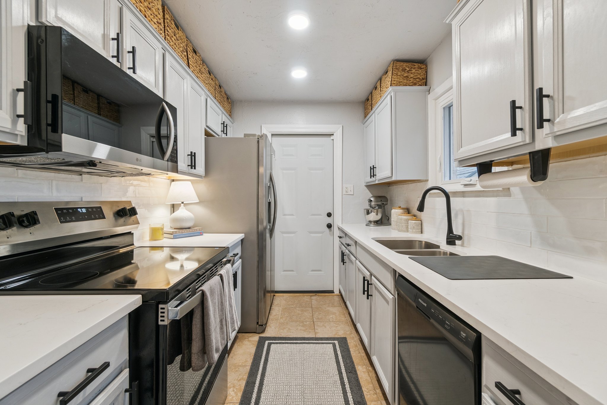 1707 Oxford Way_019.jpg