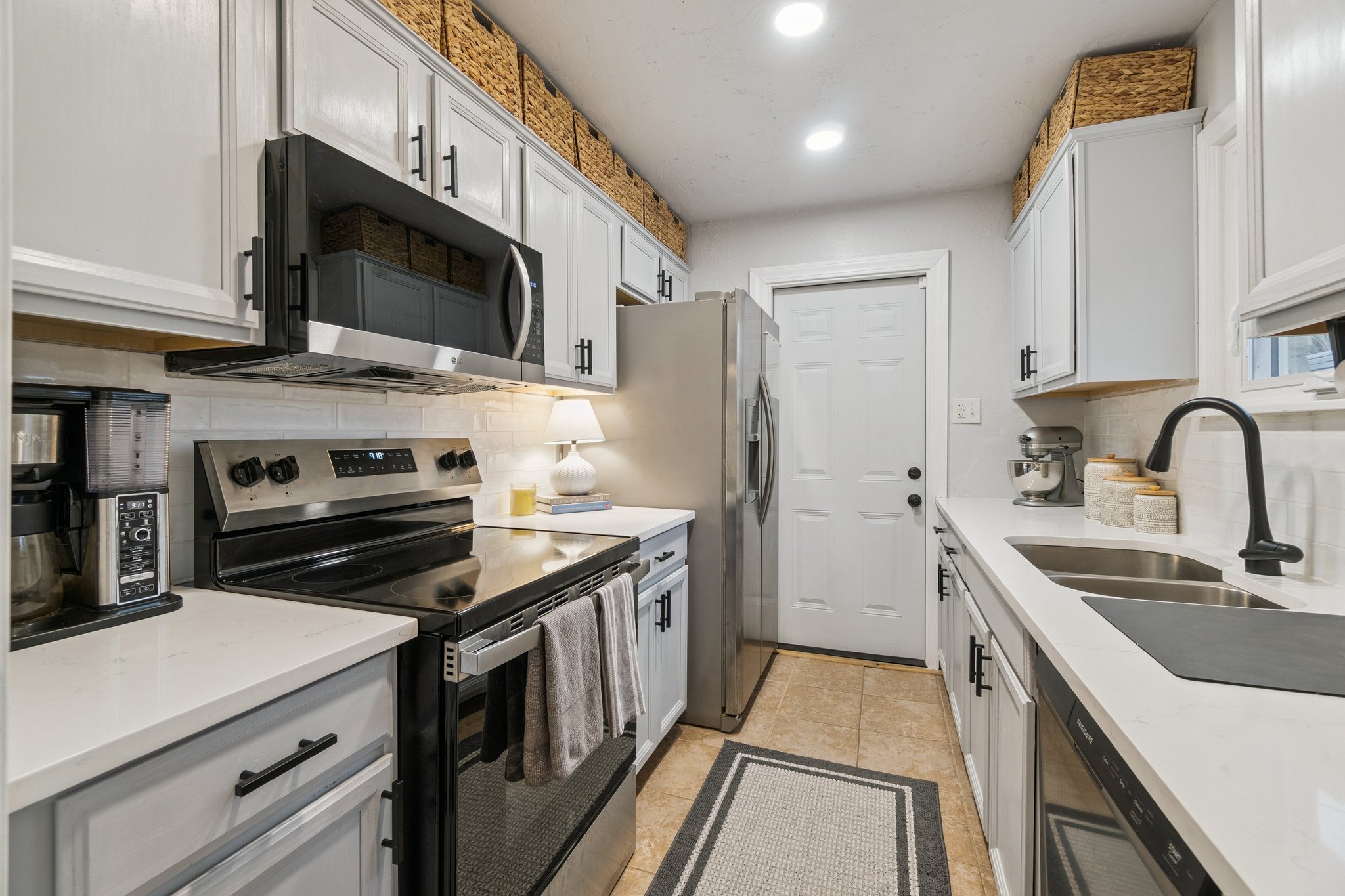 1707 Oxford Way_020.jpg