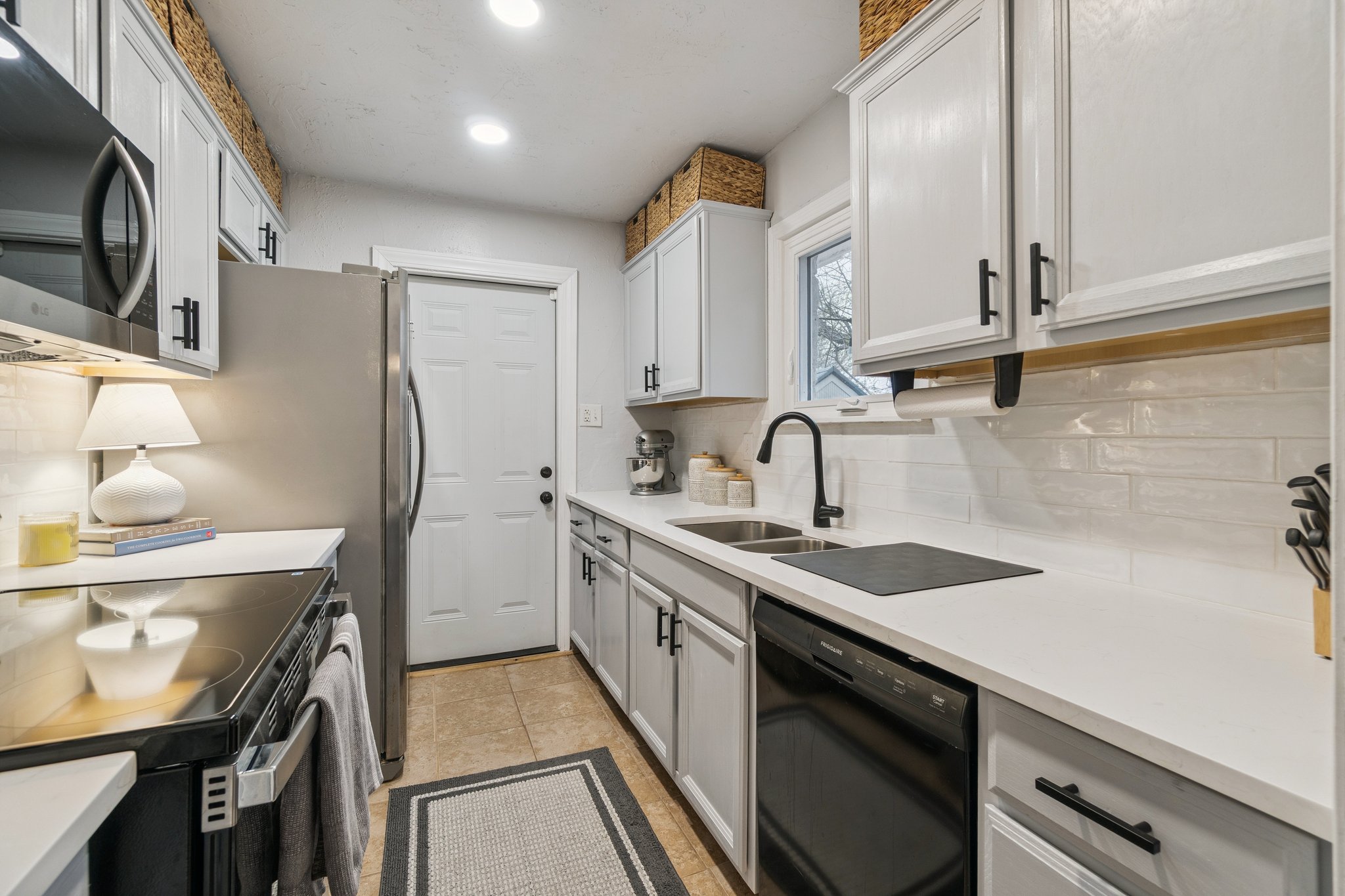 1707 Oxford Way_021.jpg