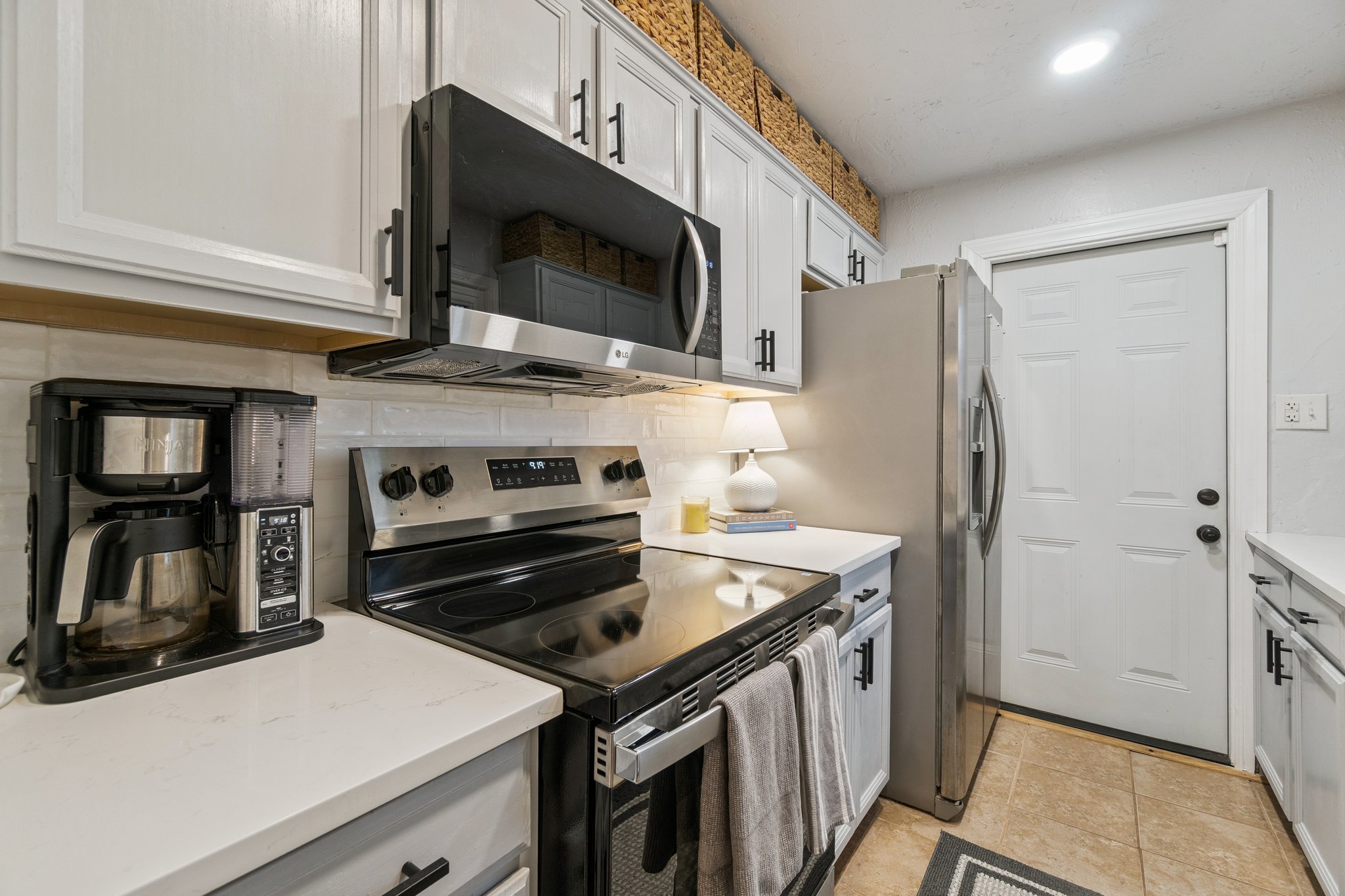 1707 Oxford Way_023.jpg