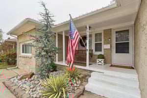 1707 Oxford Way_002.jpg