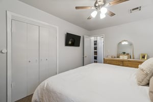 1707 Oxford Way_033.jpg