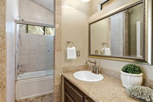 043_F8_17076 Shady Ln