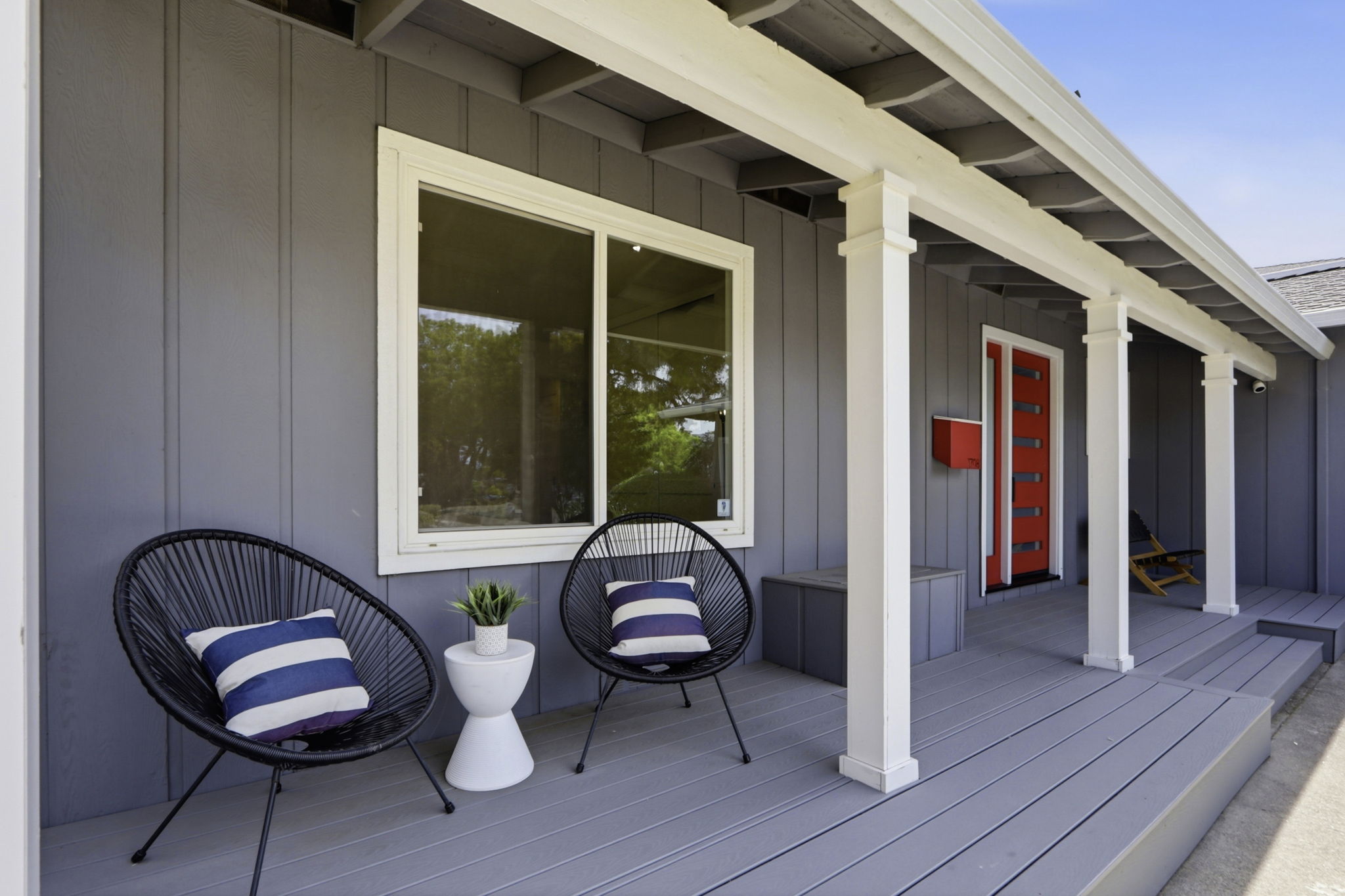 005_F8_1708 Grizilo Dr