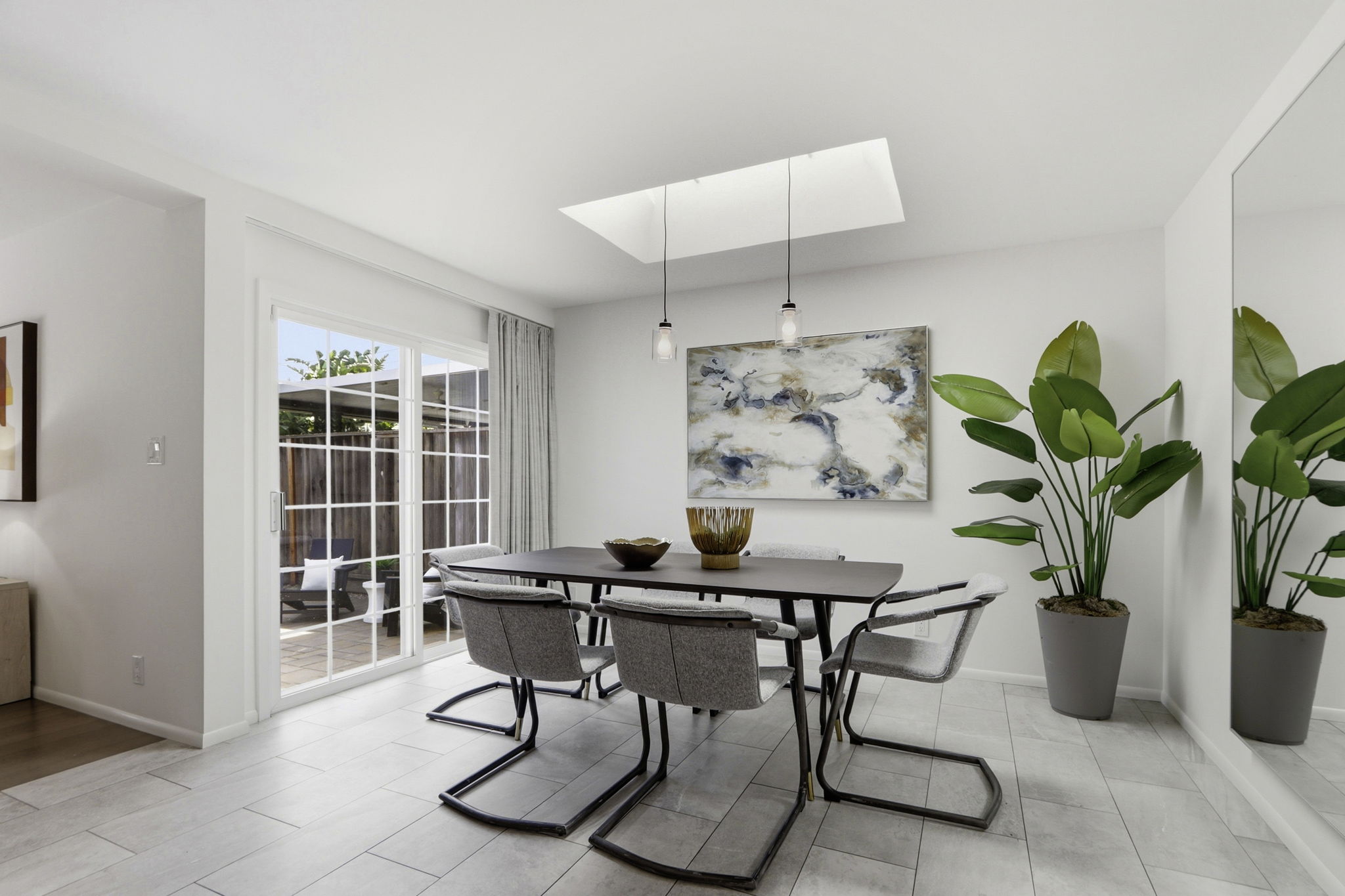 017_F8_1708 Grizilo Dr