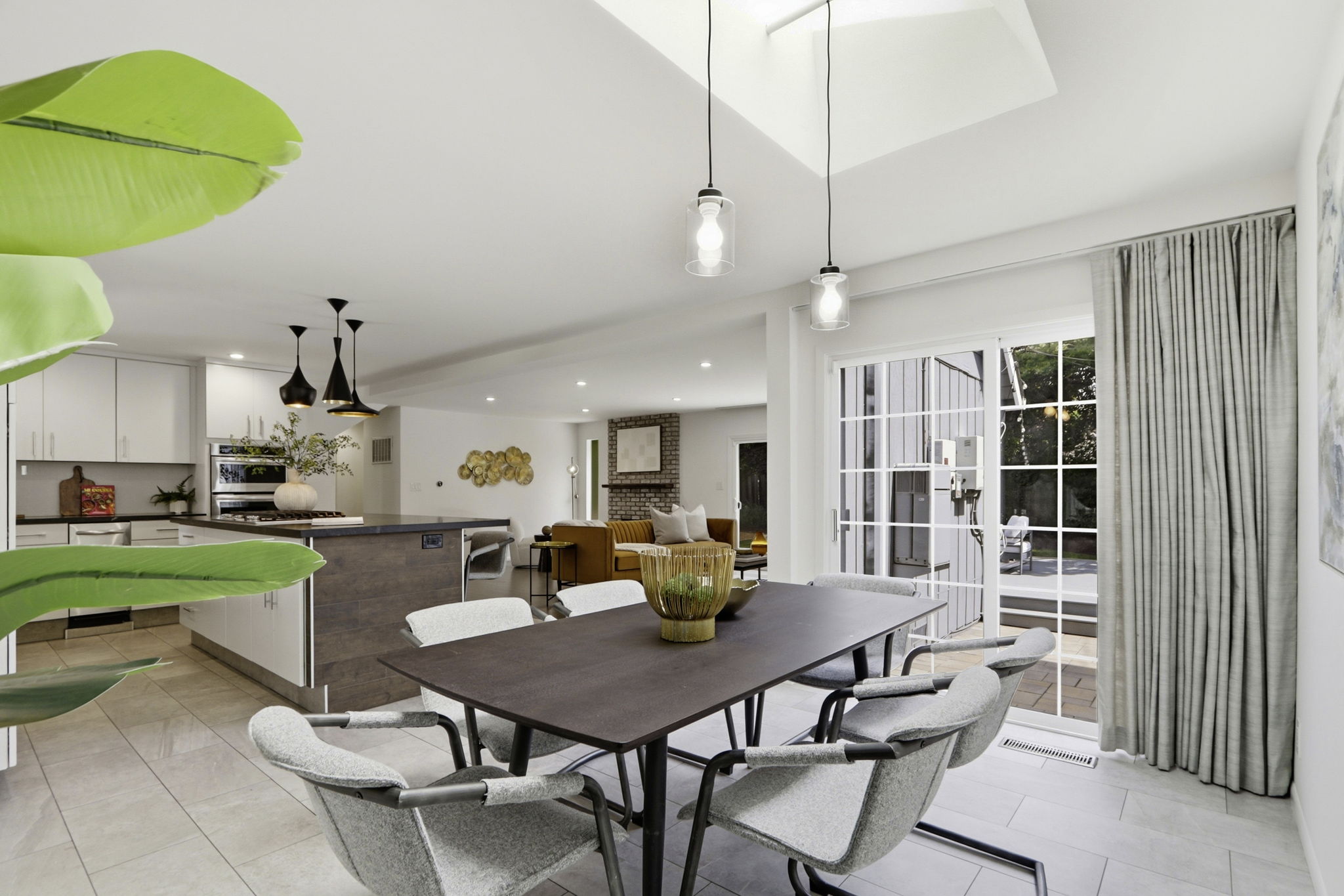 019_F8_1708 Grizilo Dr