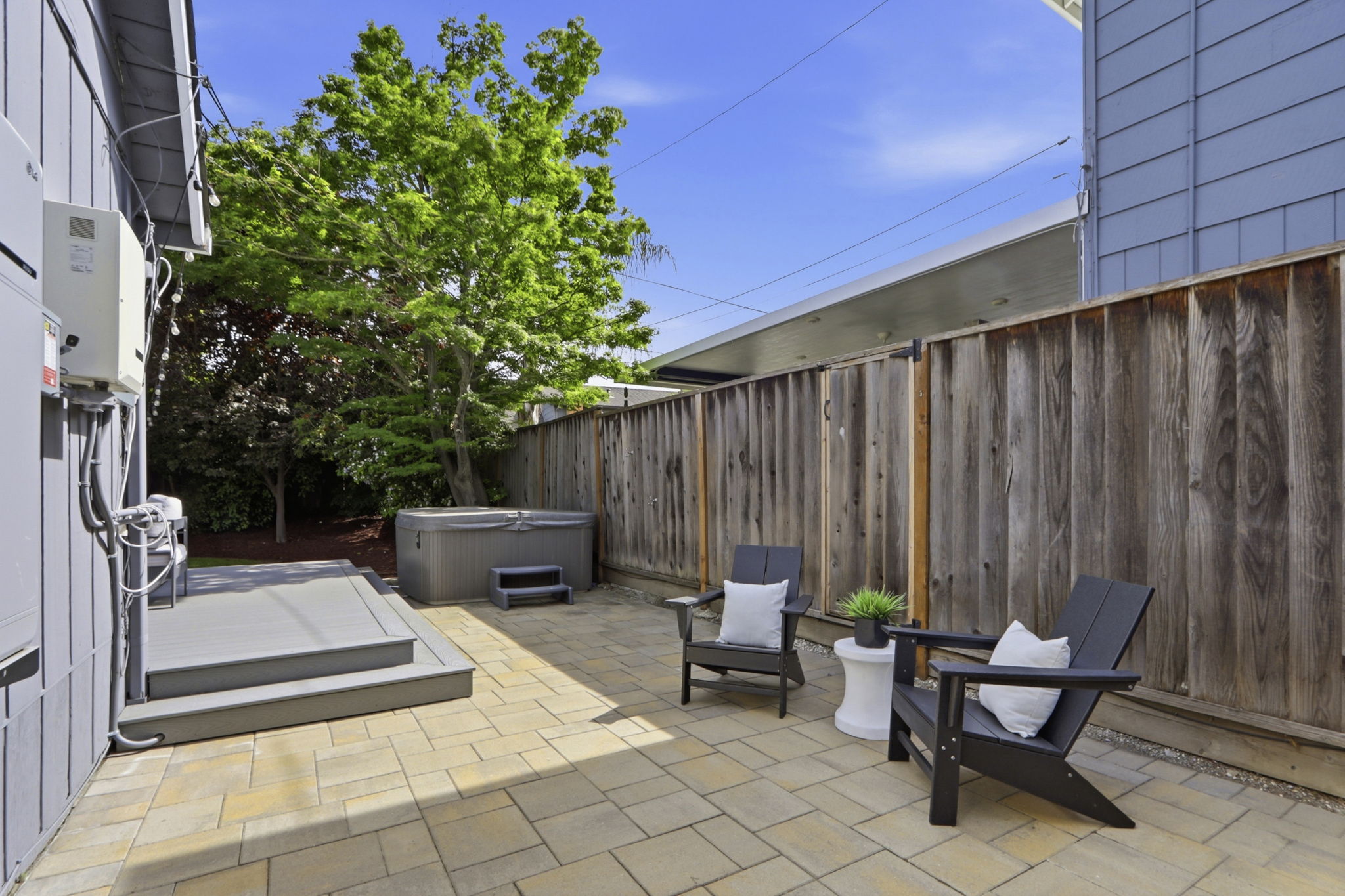 040_F8_1708 Grizilo Dr