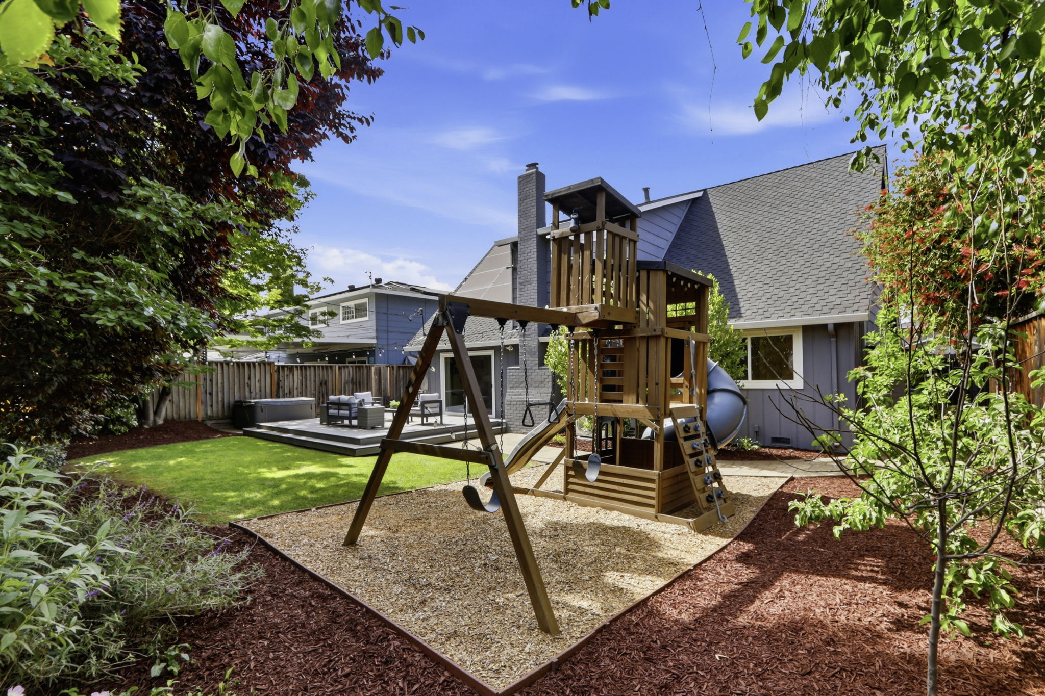 042_F8_1708 Grizilo Dr