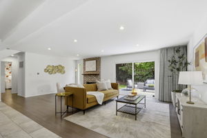 009_F8_1708 Grizilo Dr