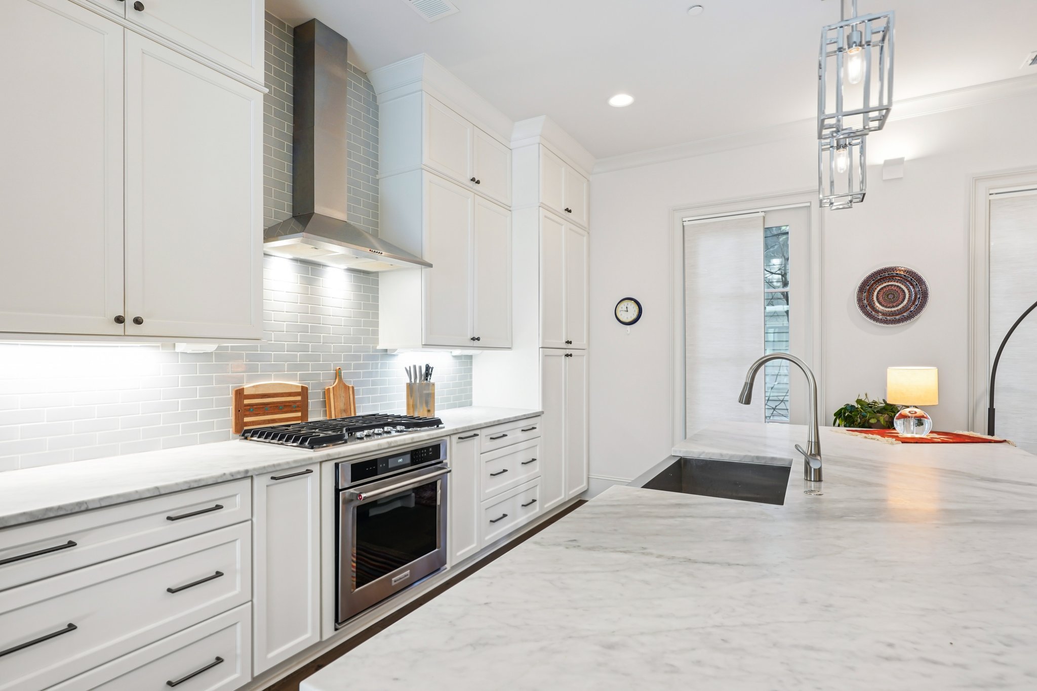 Lombardy Cir-S2201-018.jpg