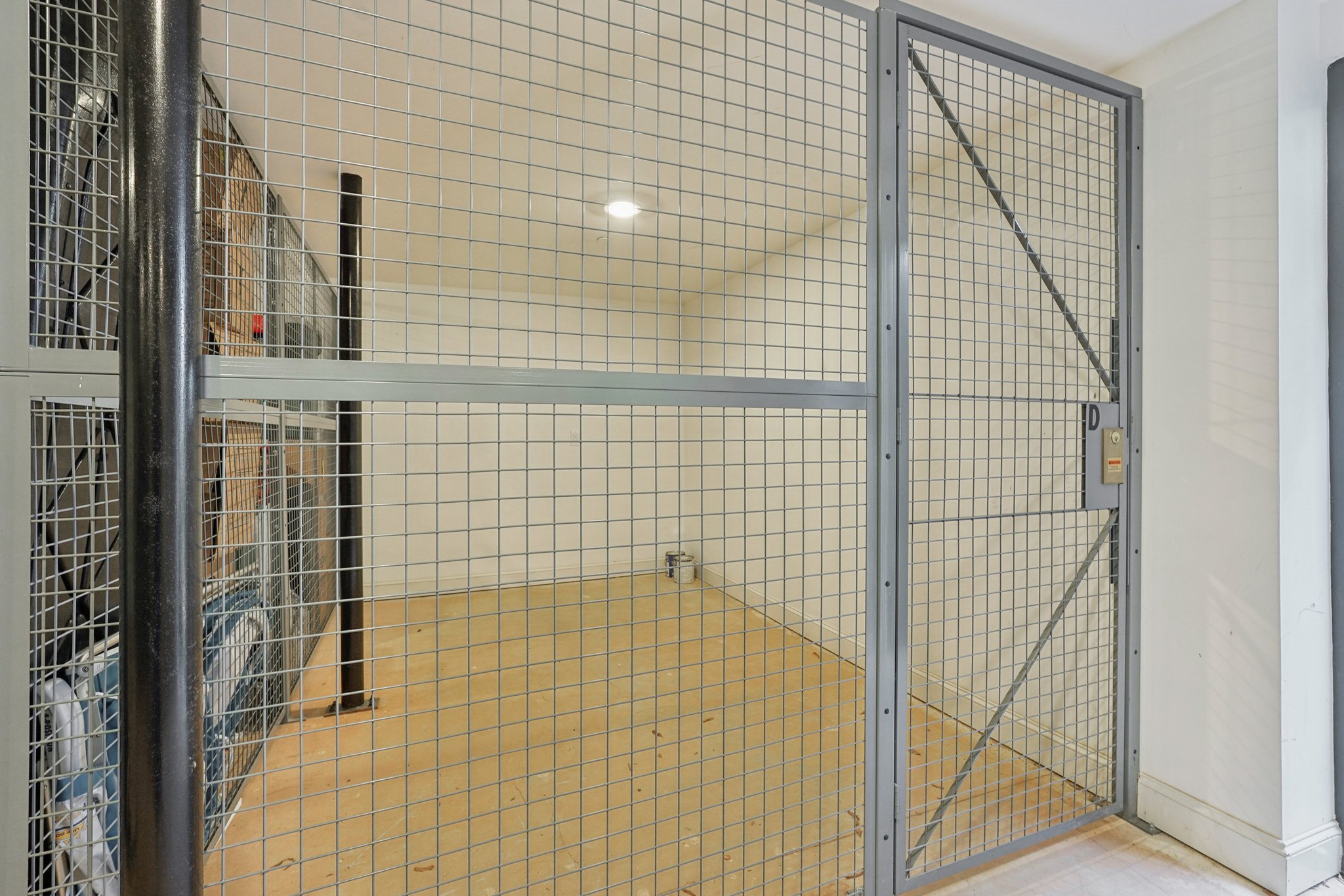 Lombardy Cir-S2201-051.jpg