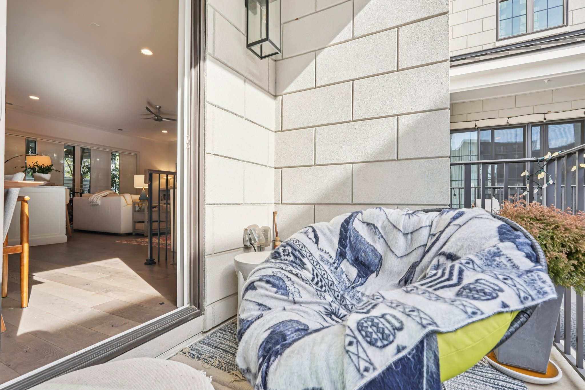 Lombardy Cir-S2201-054.jpg