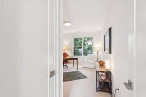 Lombardy Cir-S2201-033.jpg