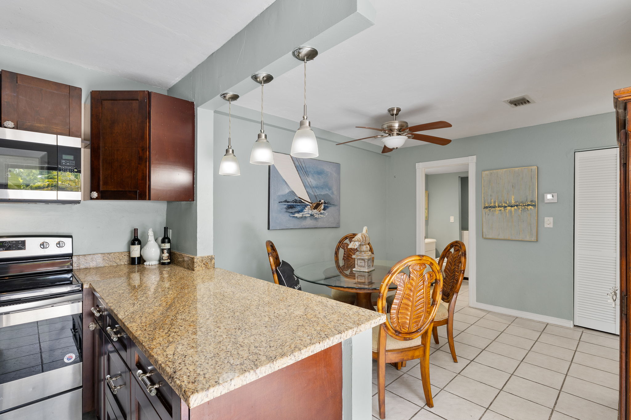 Kitchen 2 of 3