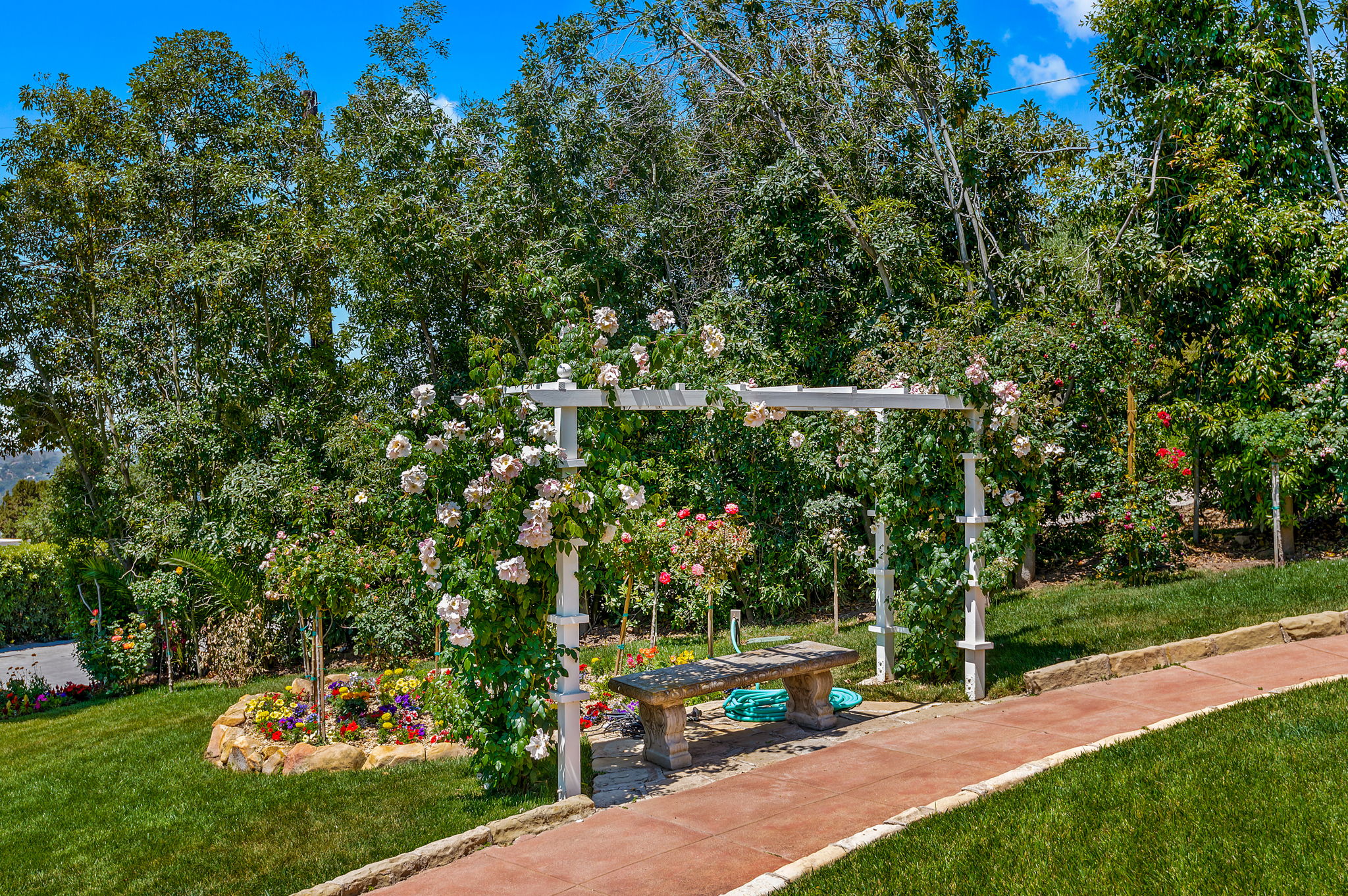 006 - Garden Sitting Area