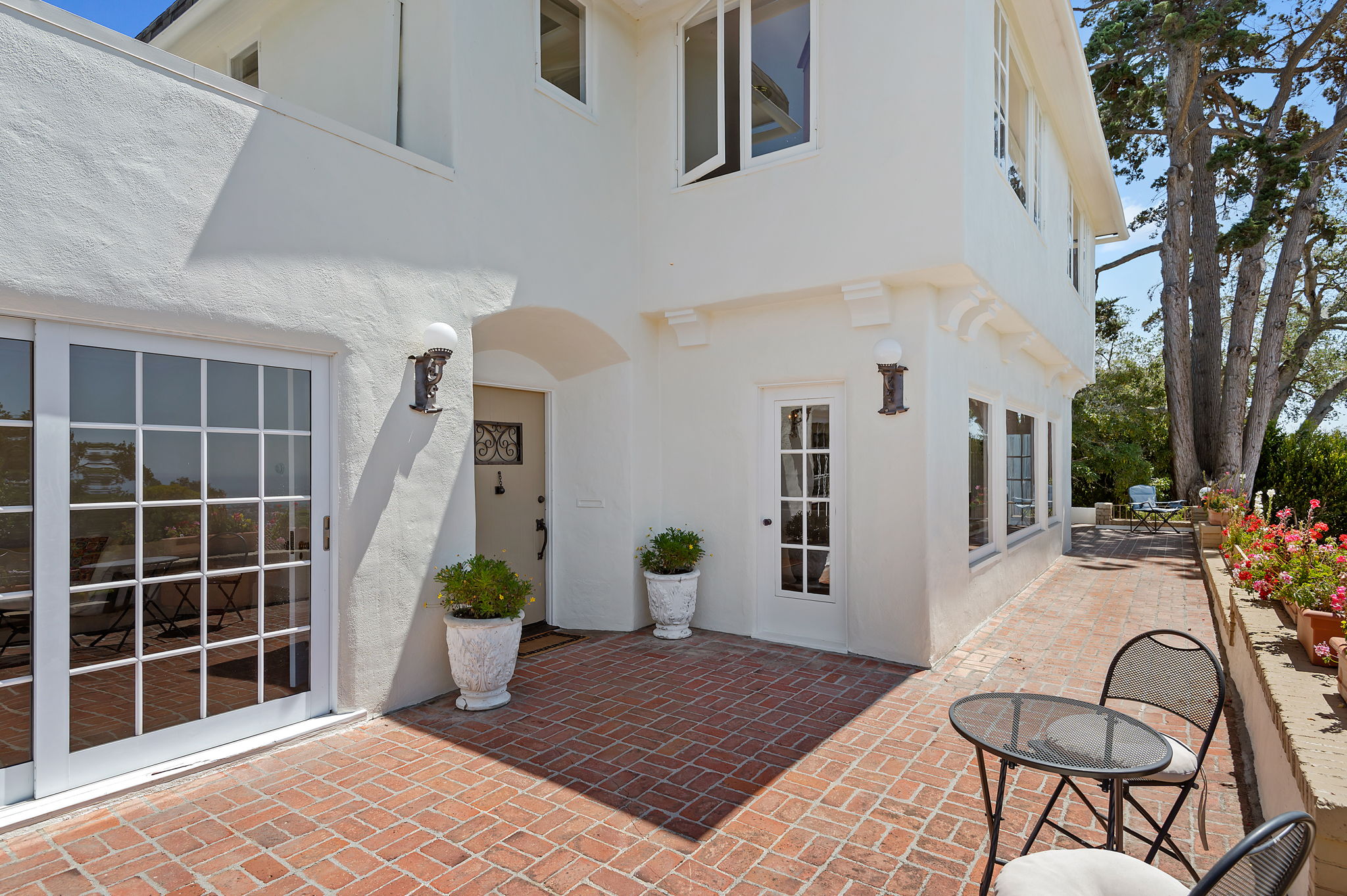 008 - Front Entrance