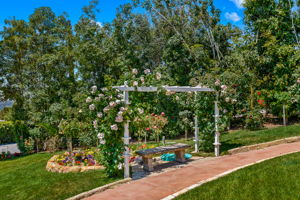 006 - Garden Sitting Area