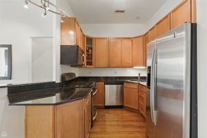 1708 W Chicago Ave 3_008