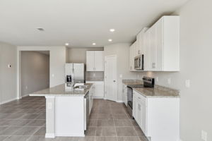 Tampa Division - Reserve at Van Oaks - Lot 0223 - 1709 Forest Run Lane, Auburndale, FL - 006