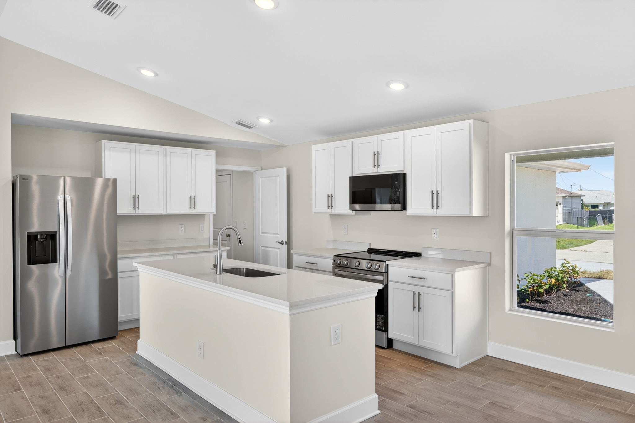 Kitchen 1 of 3