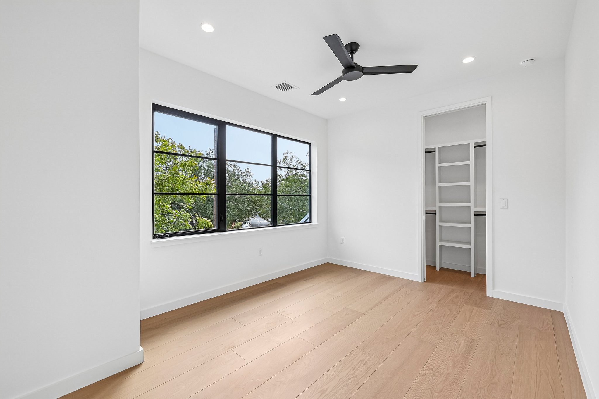 Valeria St-S2609-043.jpg