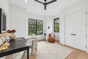 Valeria St-S2609-006.jpg