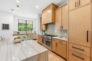 Valeria St-S2609-021.jpg