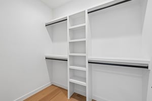 Valeria St-S2609-050.jpg