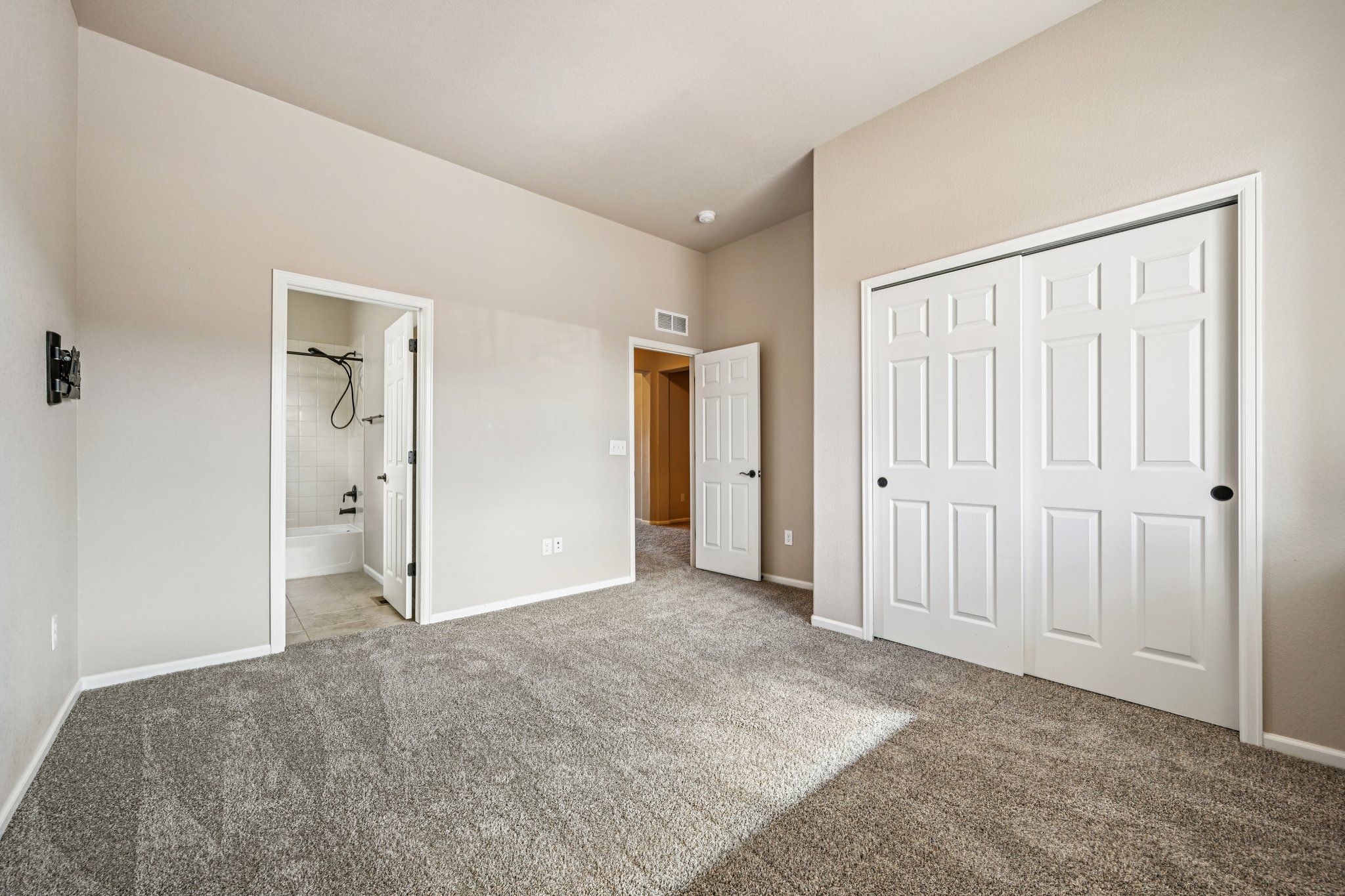 W 87th Ave-S1302-028.jpg