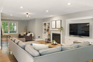  Photo 44