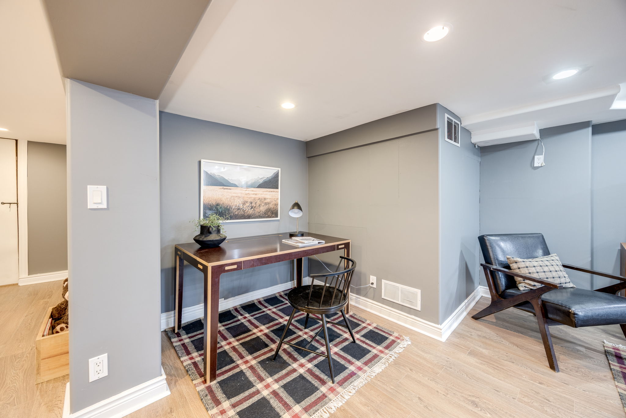 Toronto property showcase — delivered property photograph 37