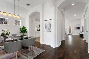 Beautiful entry with open floorplan. Virtaully staged.