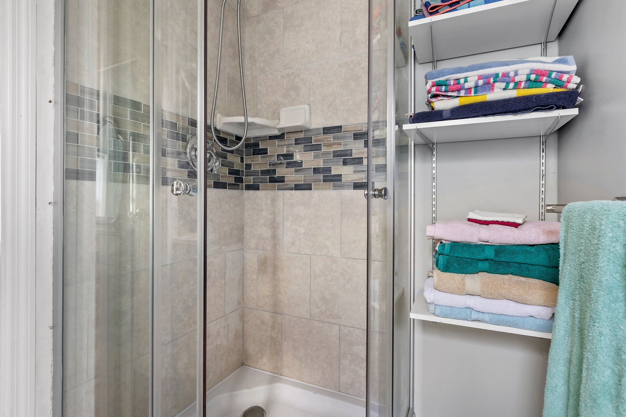 Guest Bathroom 2.jpg