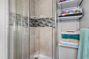 Guest Bathroom 2.jpg