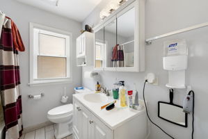  Photo 9