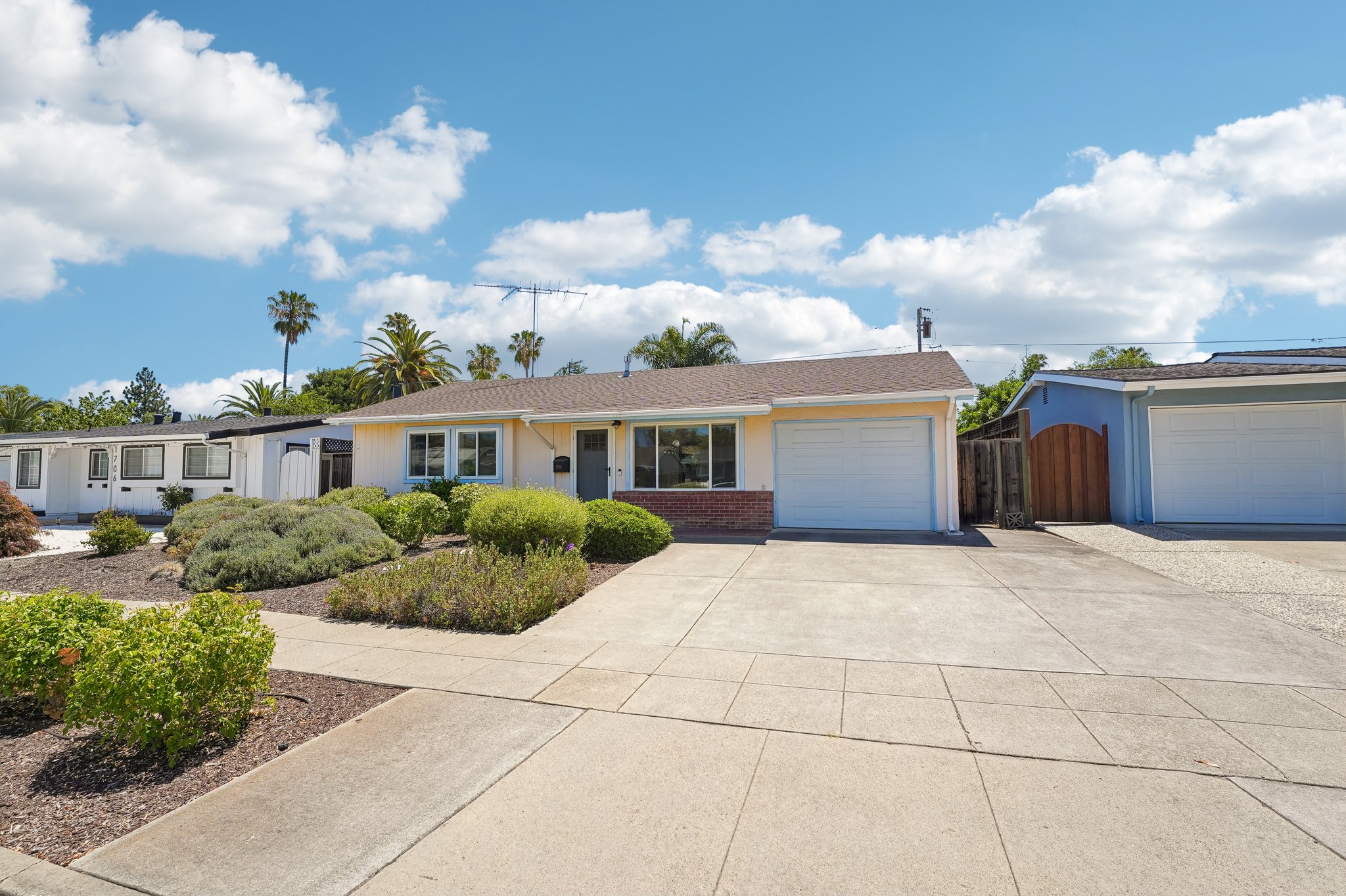 Fallbrook Ave-S0206-003.jpg
