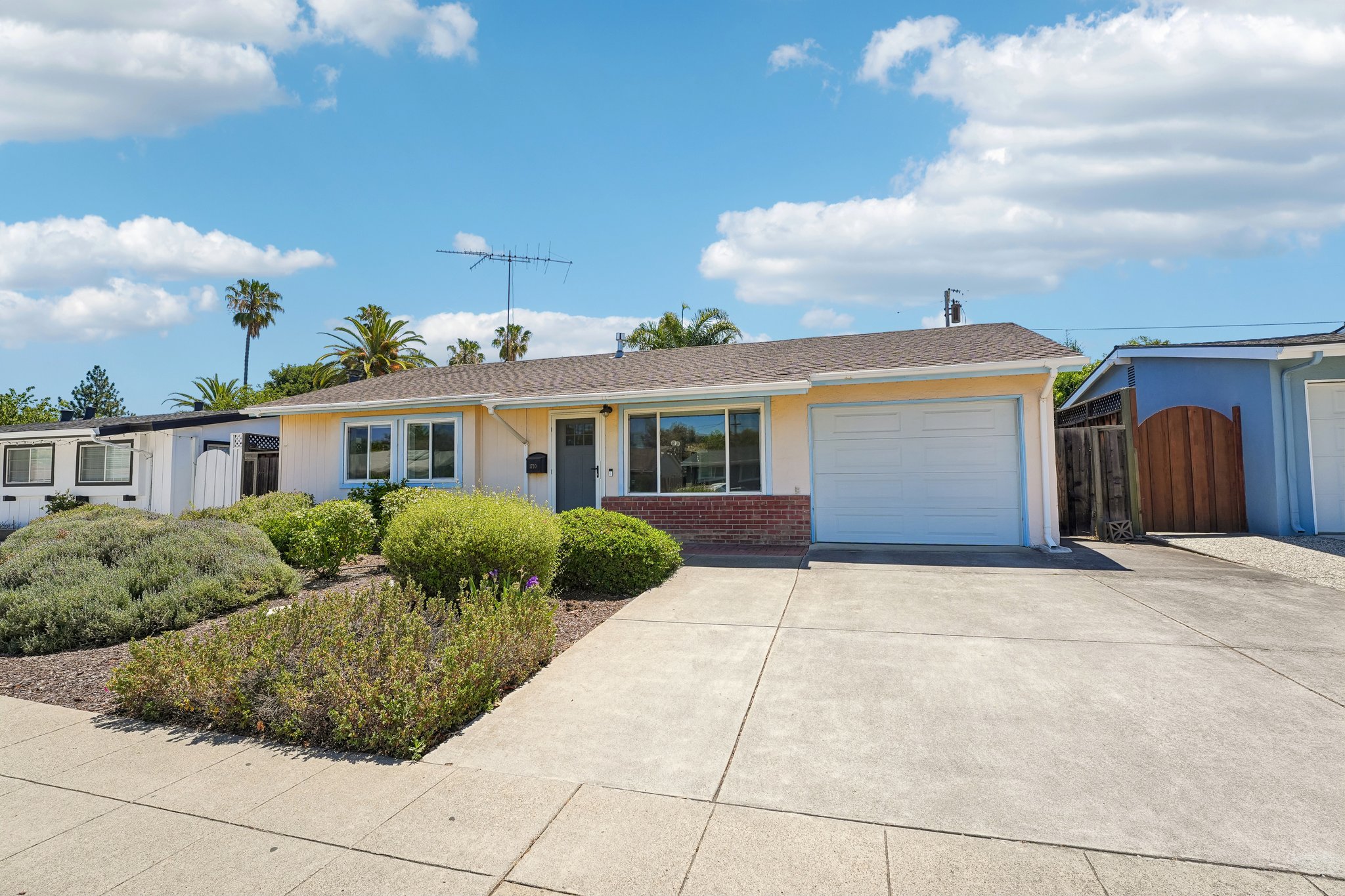 Fallbrook Ave-S0206-004.jpg