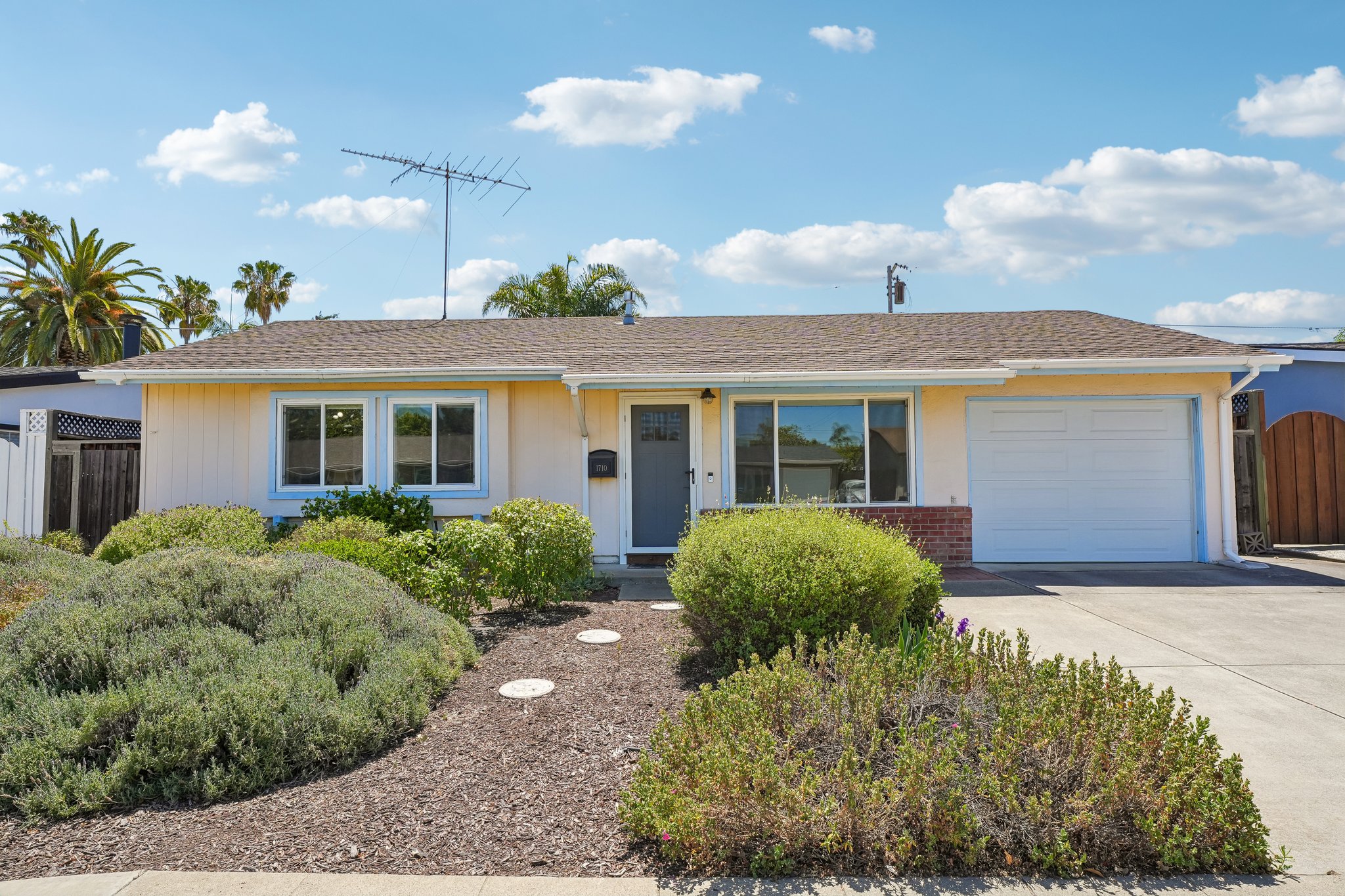 Fallbrook Ave-S0206-005.jpg