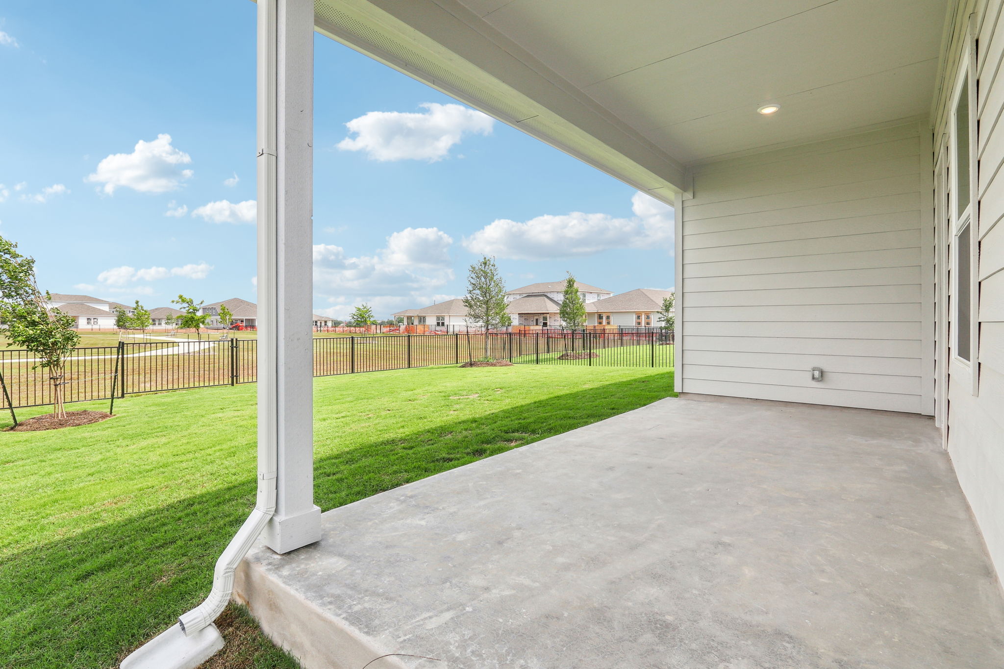 Austin - Lakeside Meadows - 17105 Loch Rd Pflugerville TX 78660 - 043