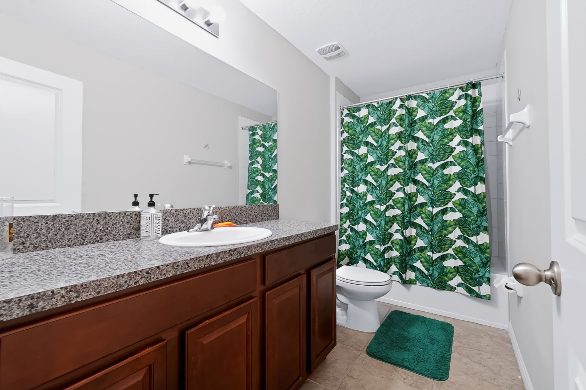  Photo 33
