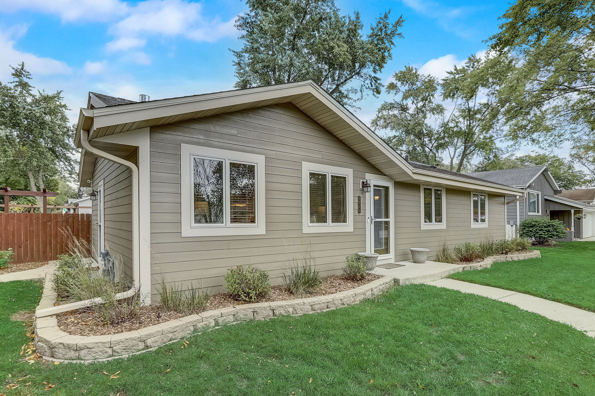 1711 Castle Rd 1711 Center Rd, Waukesha, WI 53189 | Zillow Media Experts